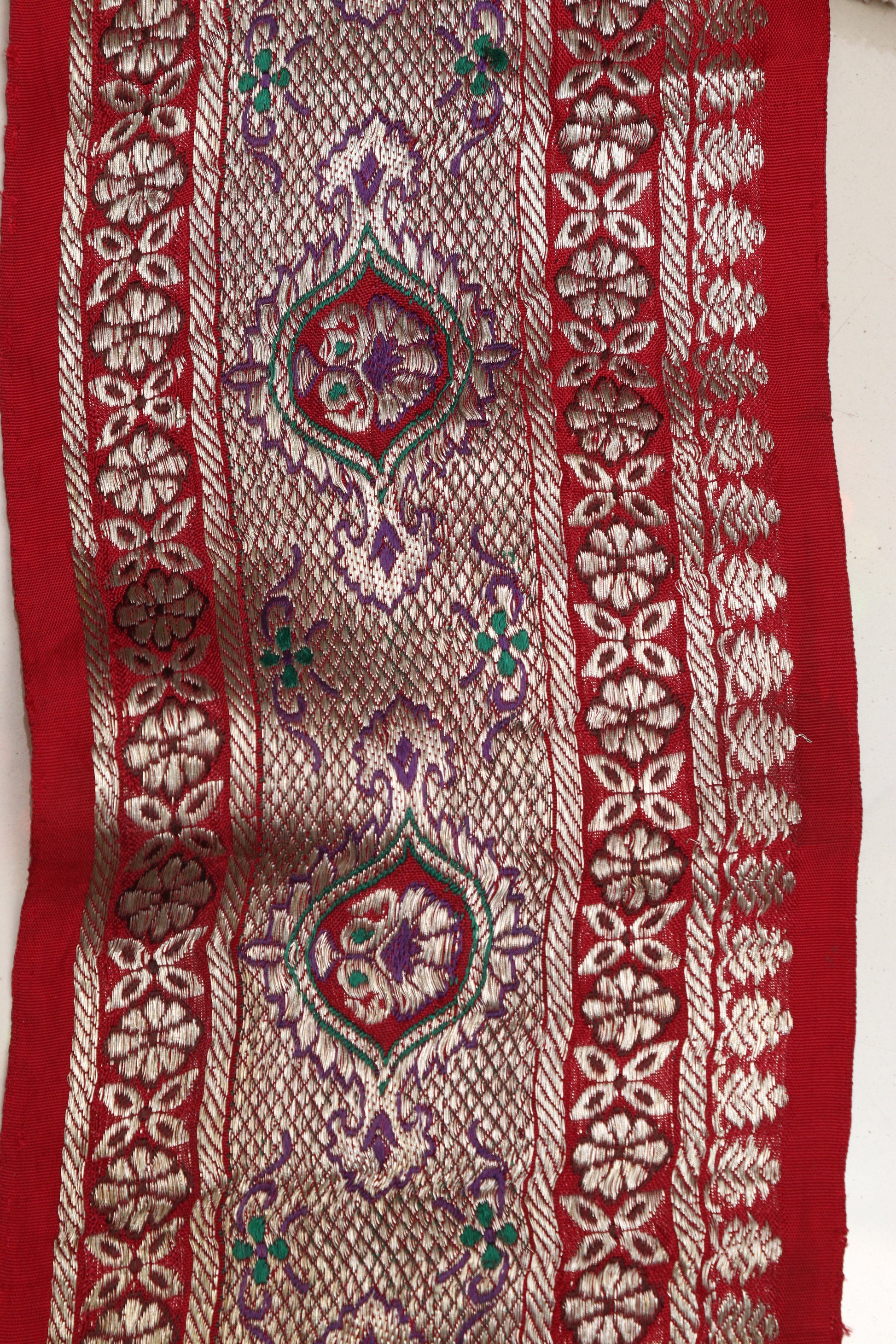 Red Banarasi Handloom Vintage Pure Silk Border Lace ( 1 Mtr ) - Luxurion World