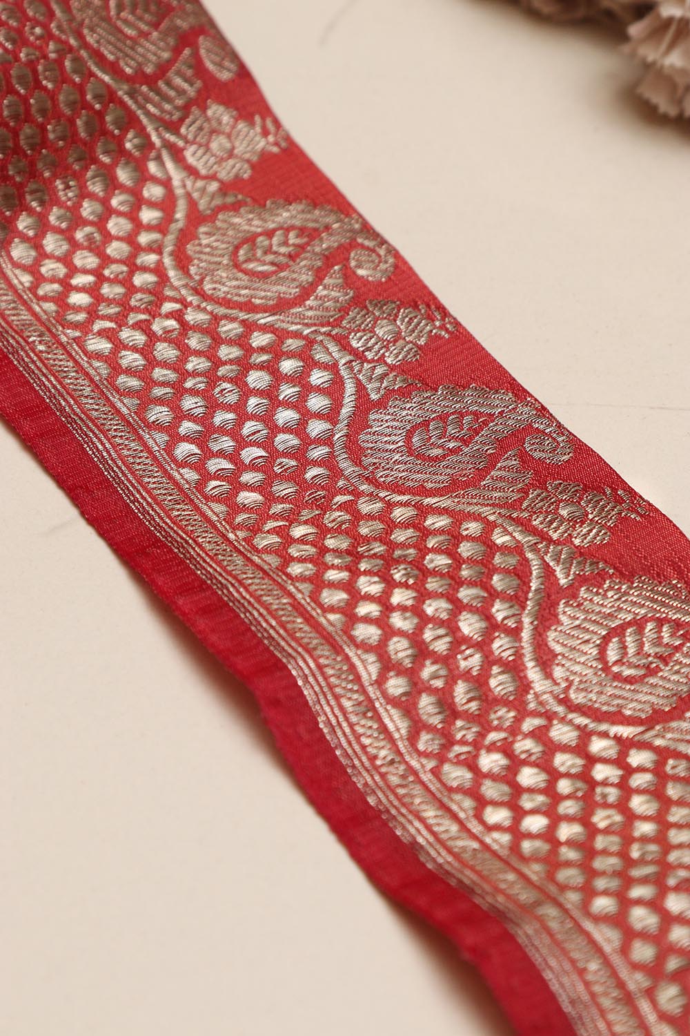 Red Banarasi Handloom Vintage Pure Silk Border Lace ( 1 Mtr ) - Luxurion World