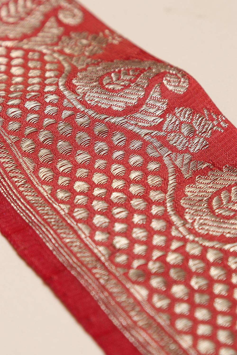 Red Banarasi Handloom Vintage Pure Silk Border Lace ( 1 Mtr ) - Luxurion World