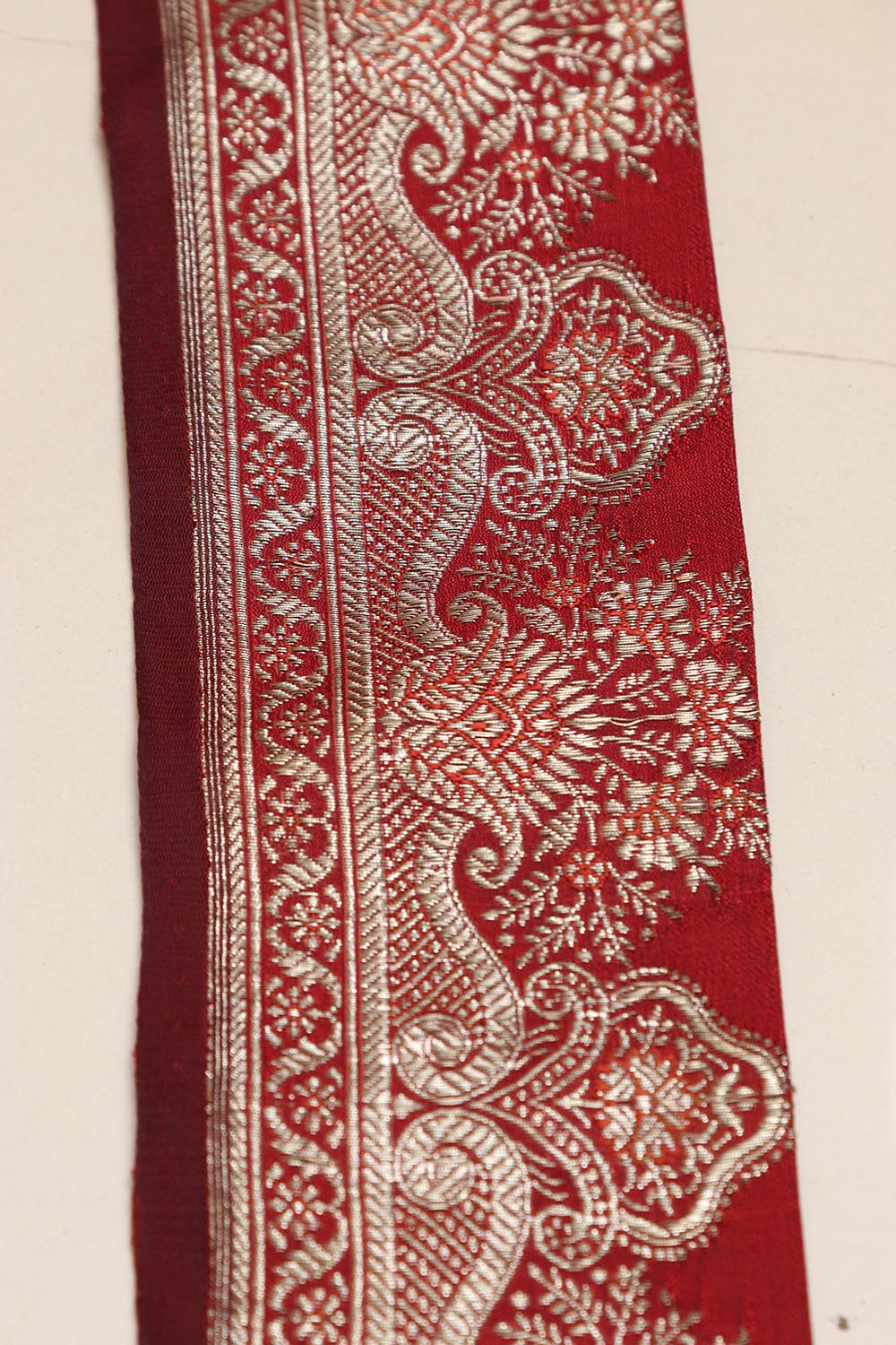 Maroon Banarasi Handloom Vintage Pure Silk Border Lace ( 1 Mtr ) - Luxurion World
