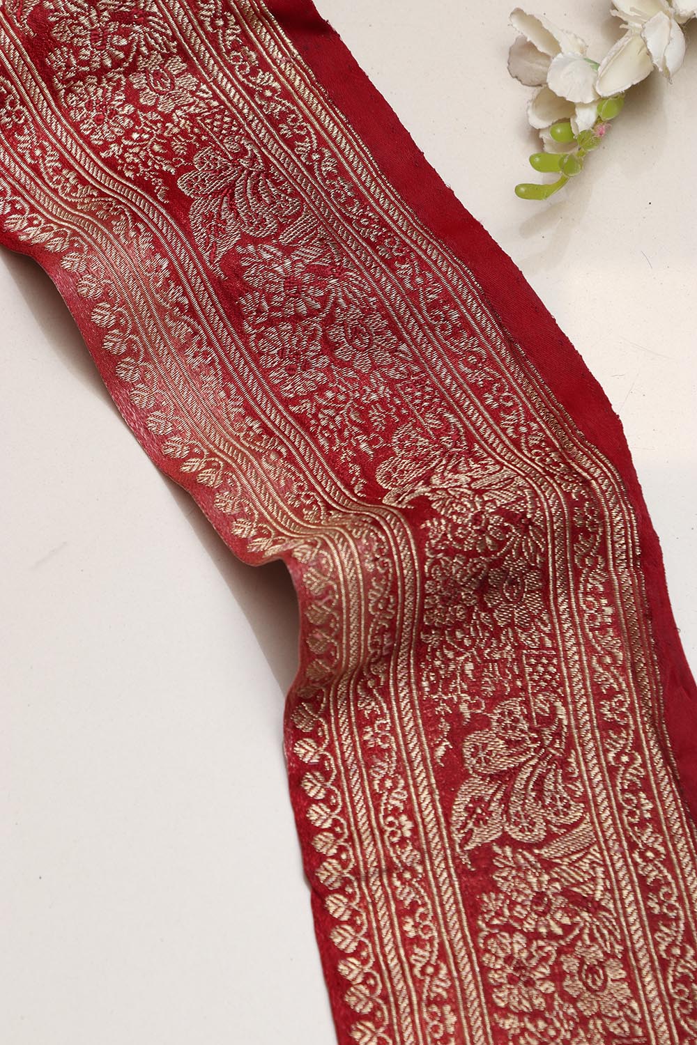 Red Banarasi Handloom Vintage Pure Silk Border Lace ( 1 Mtr ) - Luxurion World