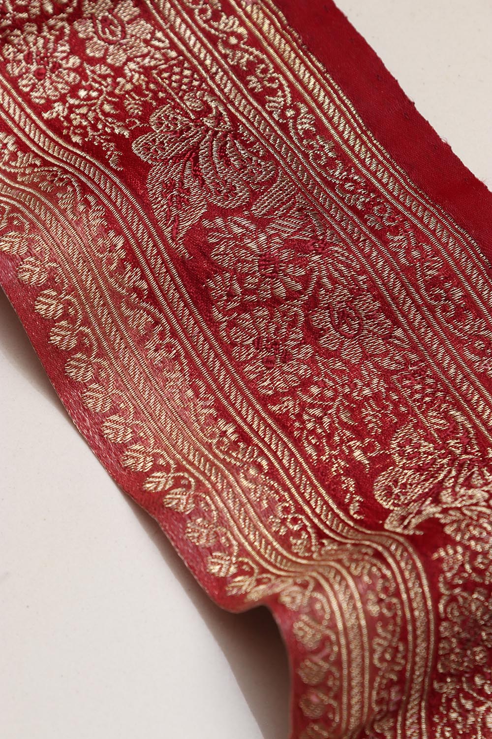 Red Banarasi Handloom Vintage Pure Silk Border Lace ( 1 Mtr ) - Luxurion World