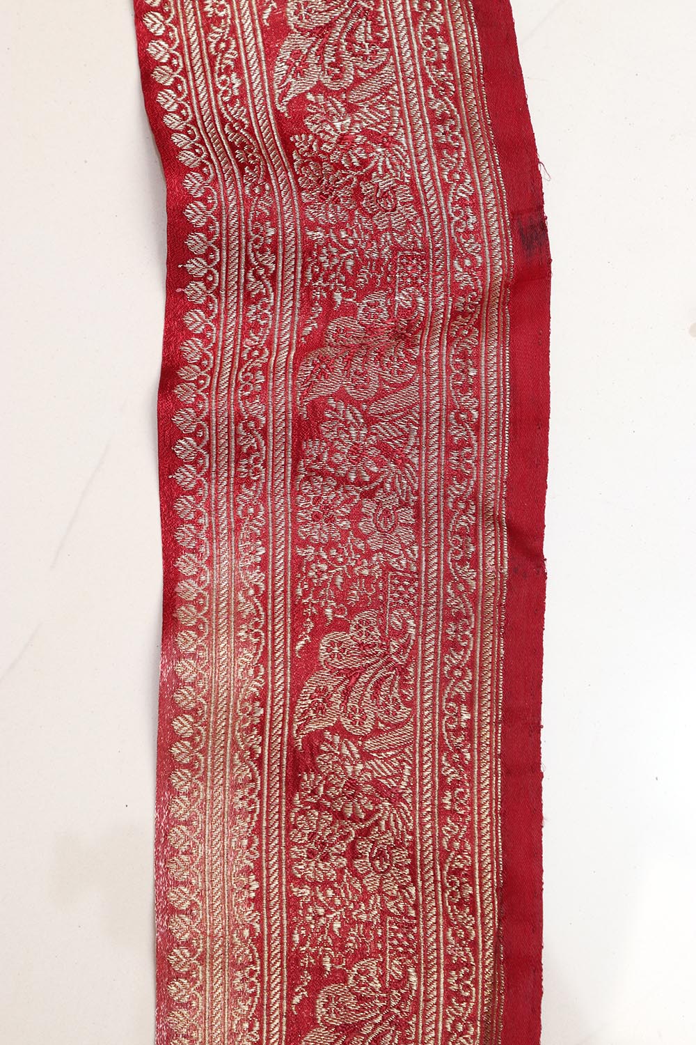 Red Banarasi Handloom Vintage Pure Silk Border Lace ( 1 Mtr ) - Luxurion World