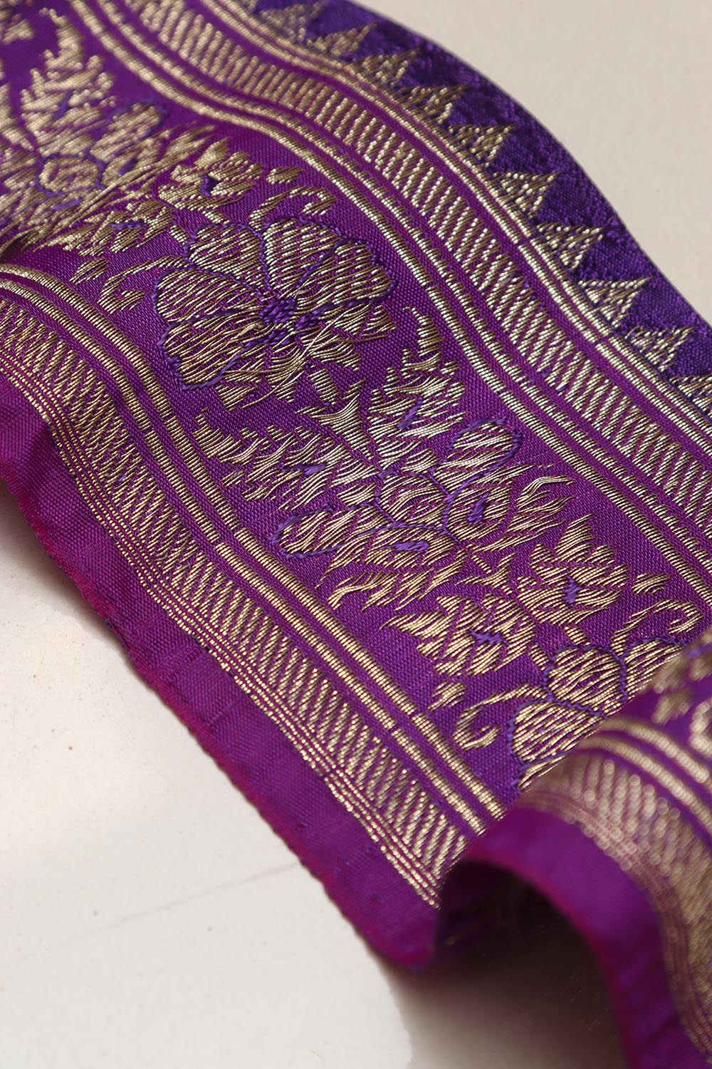 Exquisite Purple Banarasi Handloom Vintage Pure Silk Border Lace ( 1 Mtr ) - Luxurion World