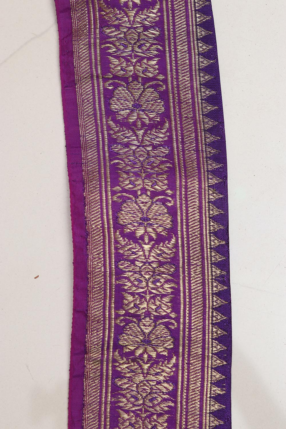Exquisite Purple Banarasi Handloom Vintage Pure Silk Border Lace ( 1 Mtr ) - Luxurion World