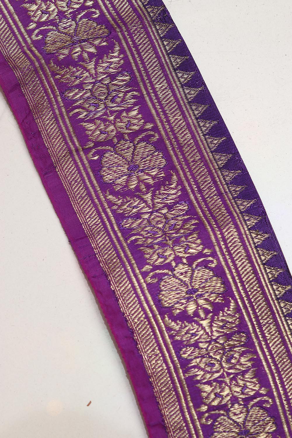 Exquisite Purple Banarasi Handloom Vintage Pure Silk Border Lace ( 1 Mtr ) - Luxurion World