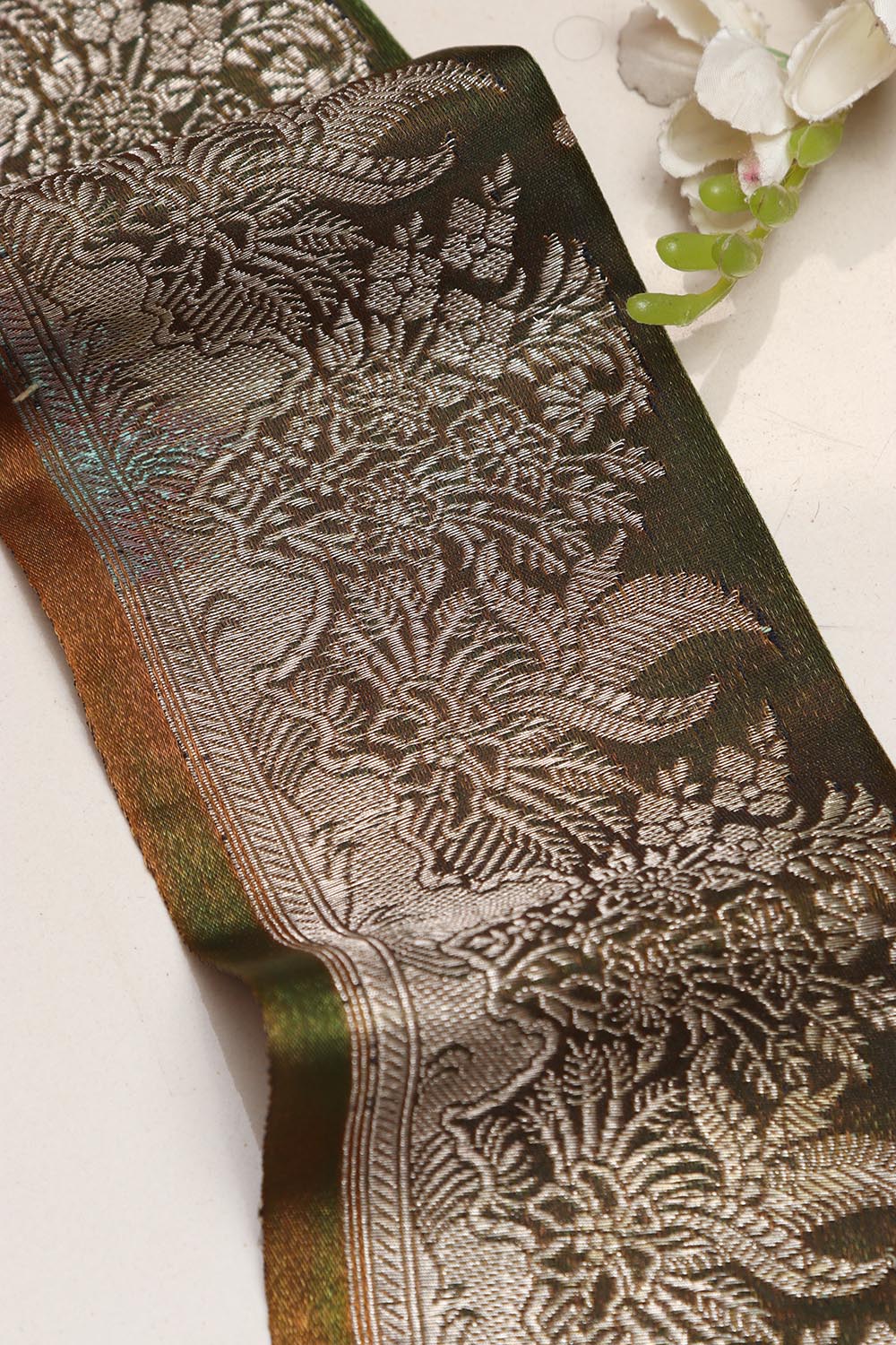 Green Banarasi Handloom Vintage Pure Silk Border Lace ( 1 Mtr ) - Luxurion World