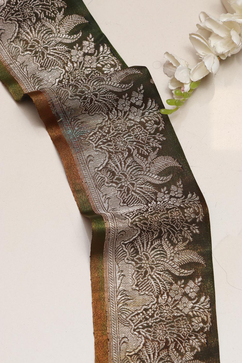 Green Banarasi Handloom Vintage Pure Silk Border Lace ( 1 Mtr ) - Luxurion World