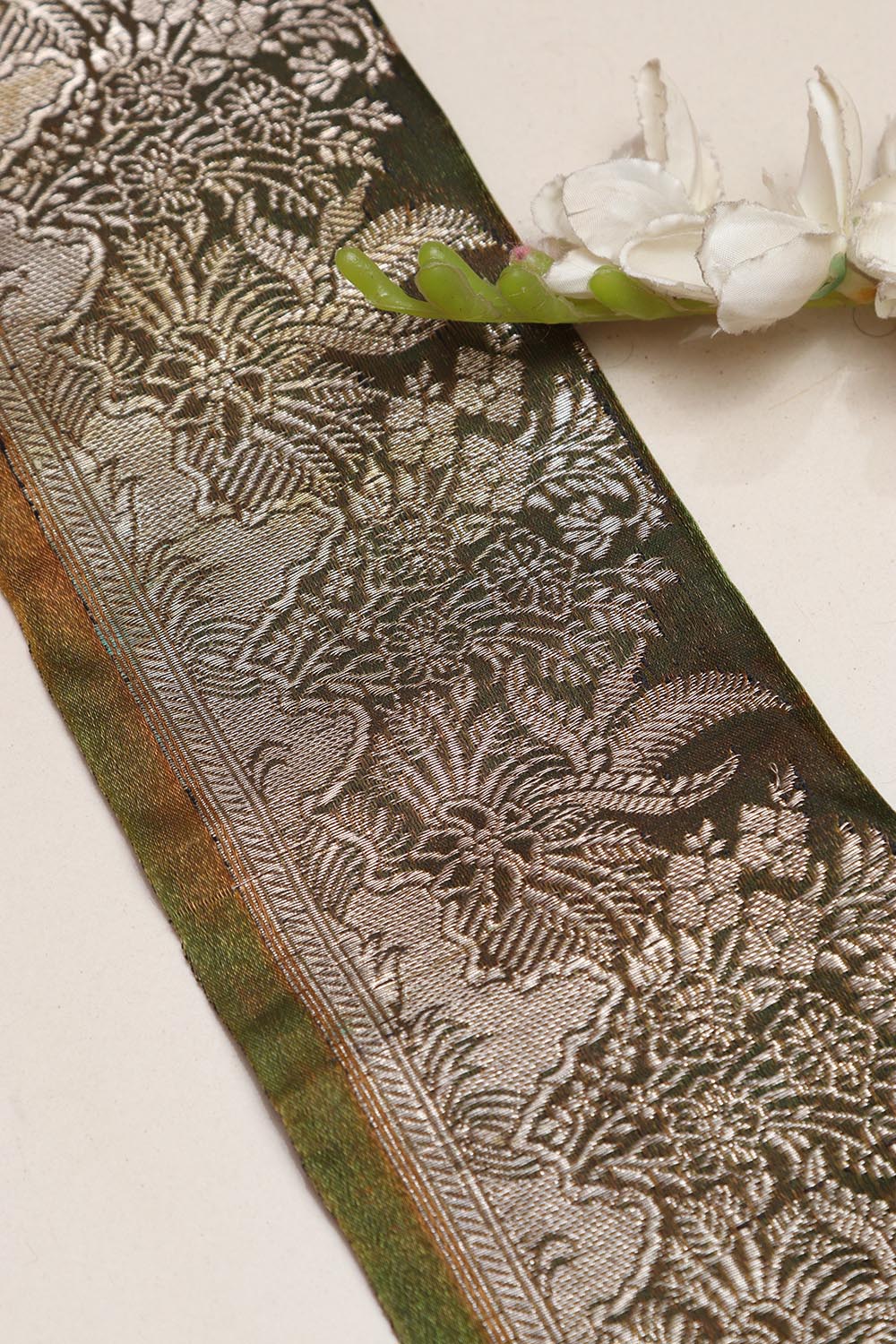 Green Banarasi Handloom Vintage Pure Silk Border Lace ( 1 Mtr ) - Luxurion World