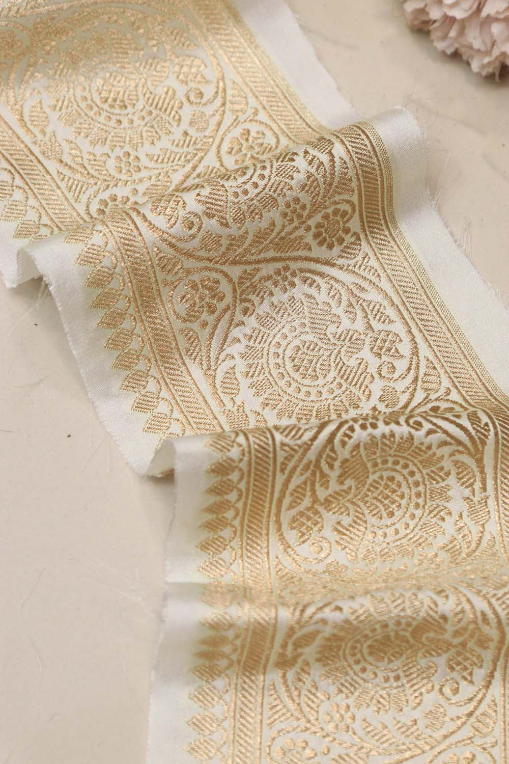 Dyeable Banarasi Mashru Silk Border (1 mtr) - Luxurion World