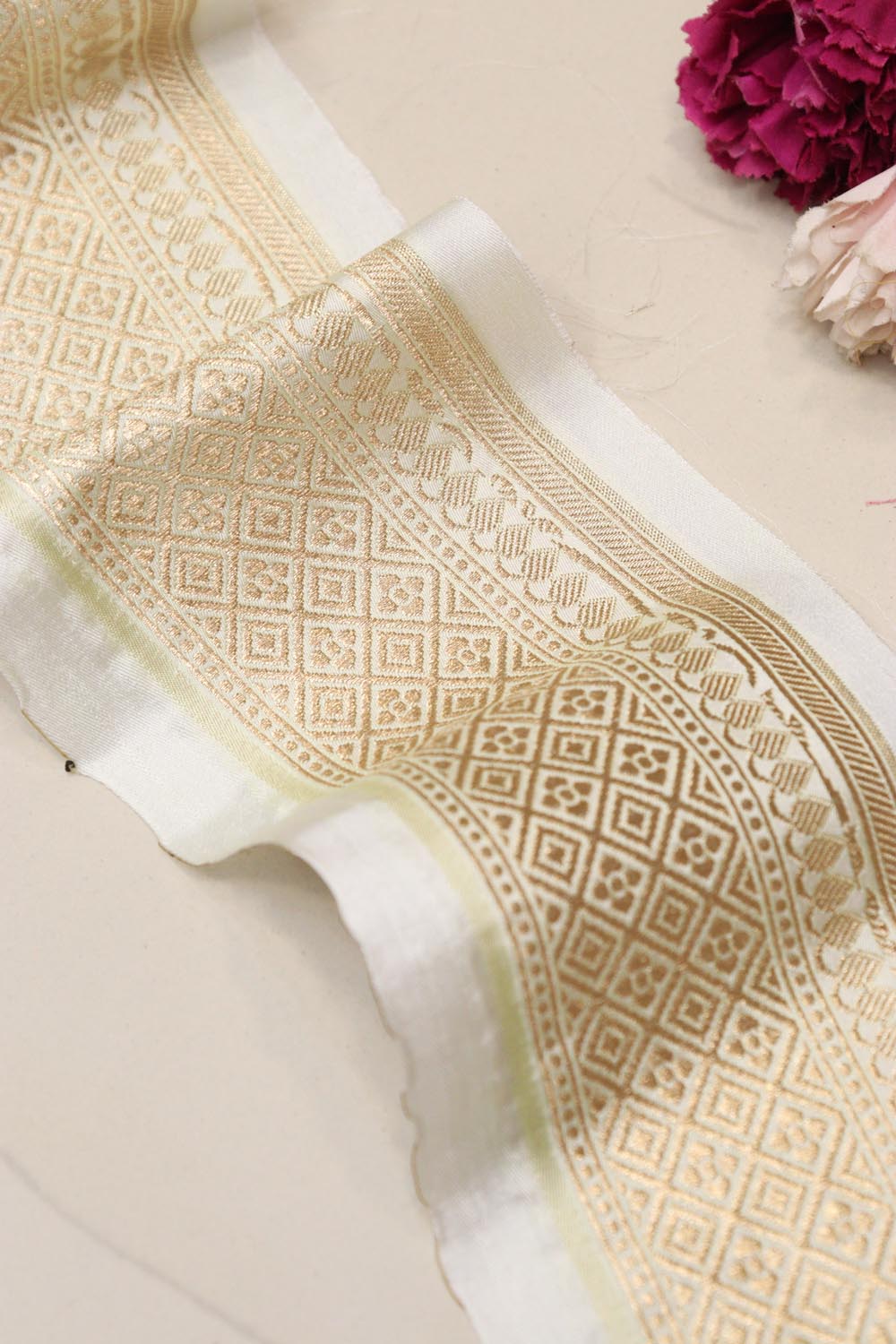 Dyeable Banarasi Silk Border Lace (1 mtr) - Luxurion World