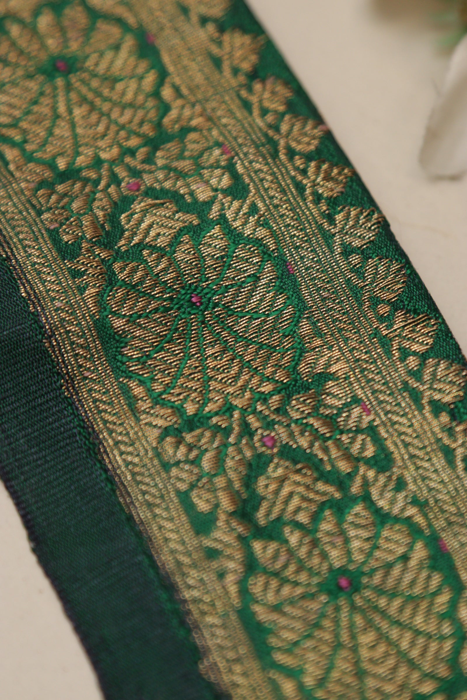 Green Banarasi Handloom Vintage Pure Silk Border Lace ( 1 Mtr ) - Luxurion World