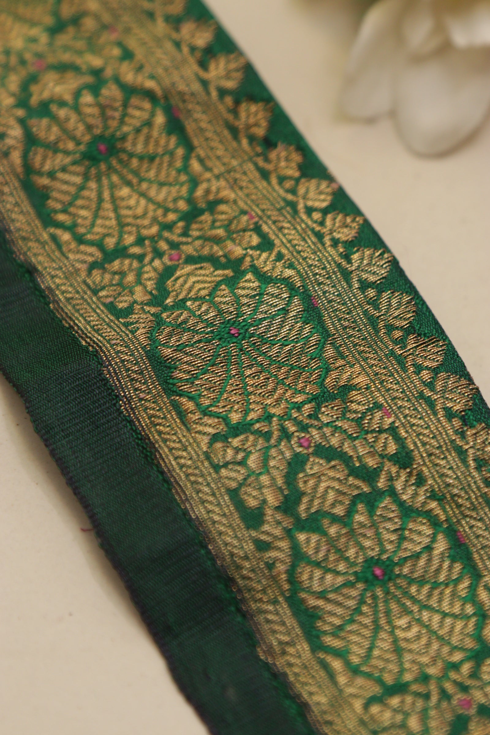 Green Banarasi Handloom Vintage Pure Silk Border Lace ( 1 Mtr ) - Luxurion World