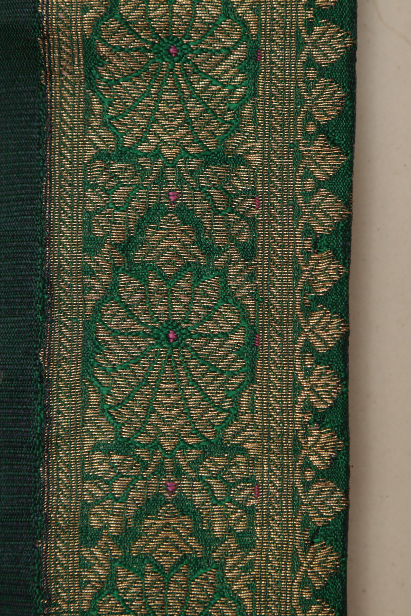 Green Banarasi Handloom Vintage Pure Silk Border Lace ( 1 Mtr ) - Luxurion World