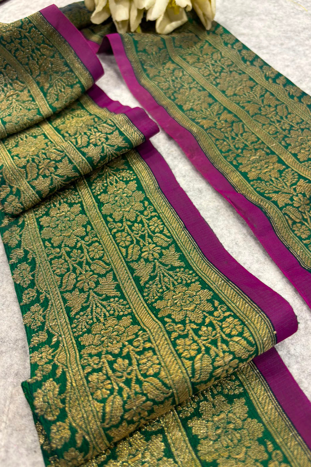 Green Banarasi Pure Silk Vintage Border Lace  ( 1 Mtr )