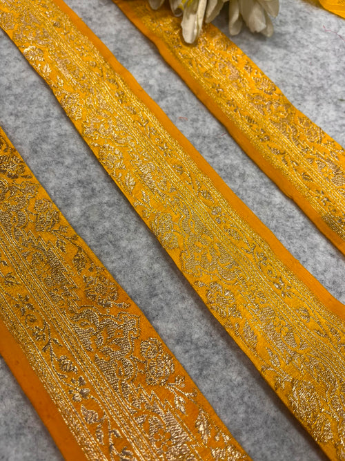 IL2B126082506 Yellow Banarasi Pure Silk Vintage Border Lace