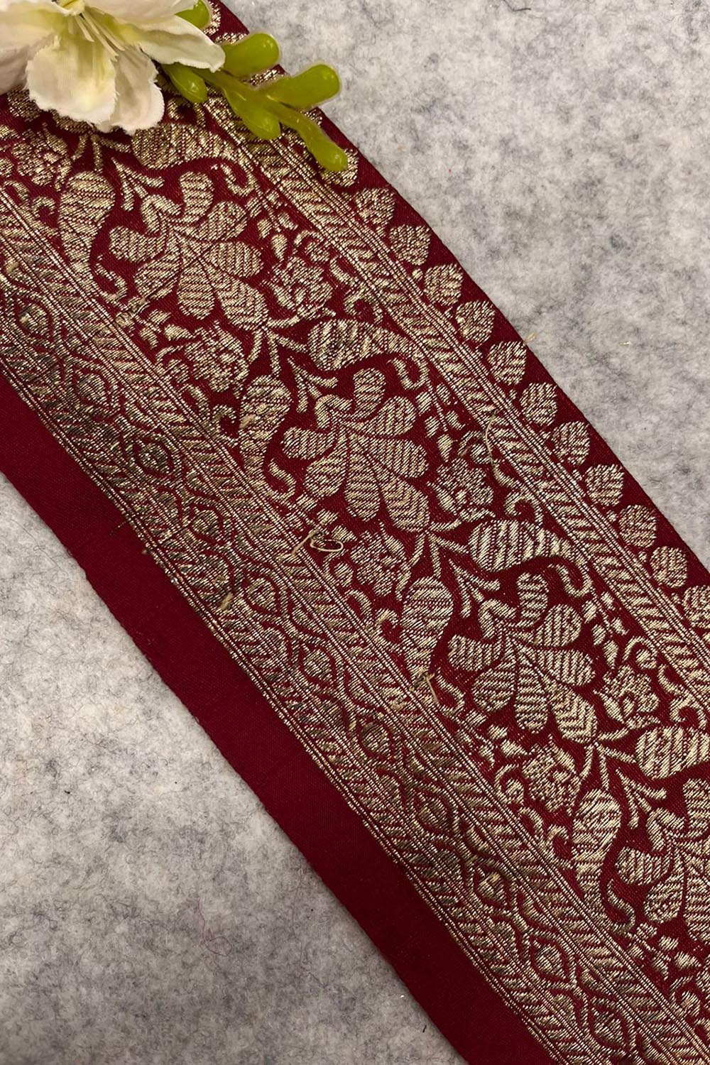 IL2B126082910 Red Banarasi Pure Silk Vintage Border Lace