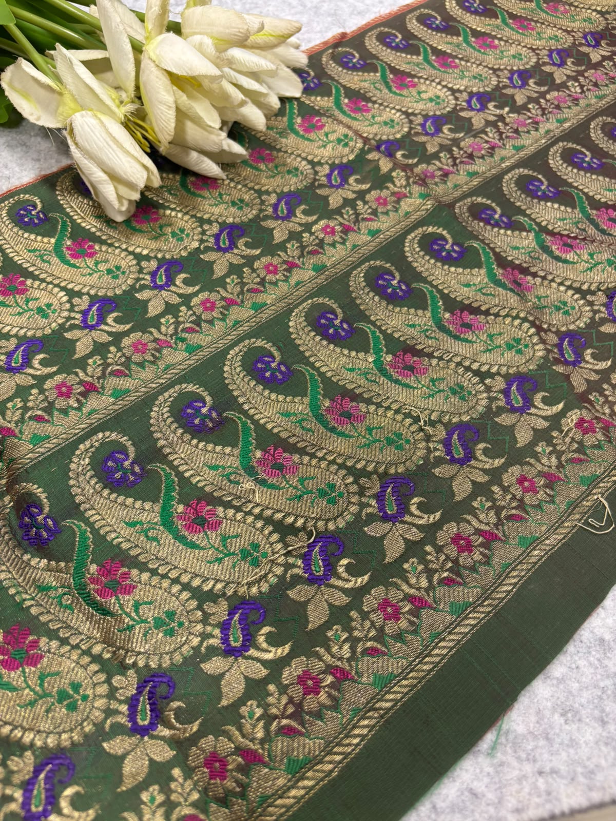 Green Banarasi Pure Silk Vintage Border Lace ( 1 Mtr )