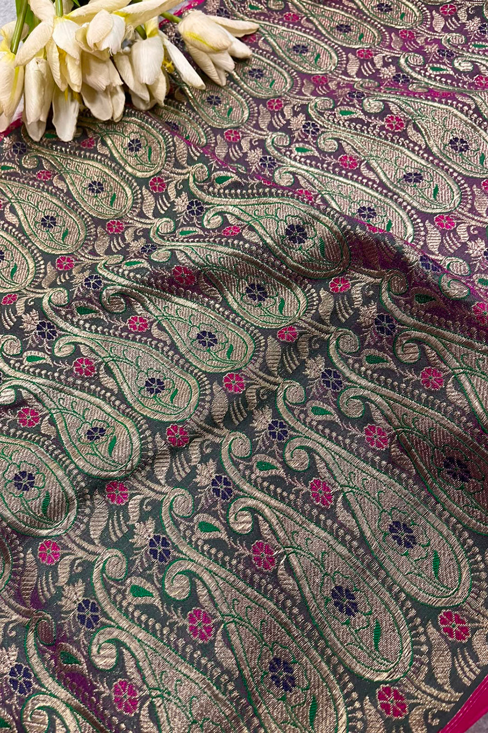 Green Banarasi Pure Silk Vintage Border Lace ( 1 Mtr )