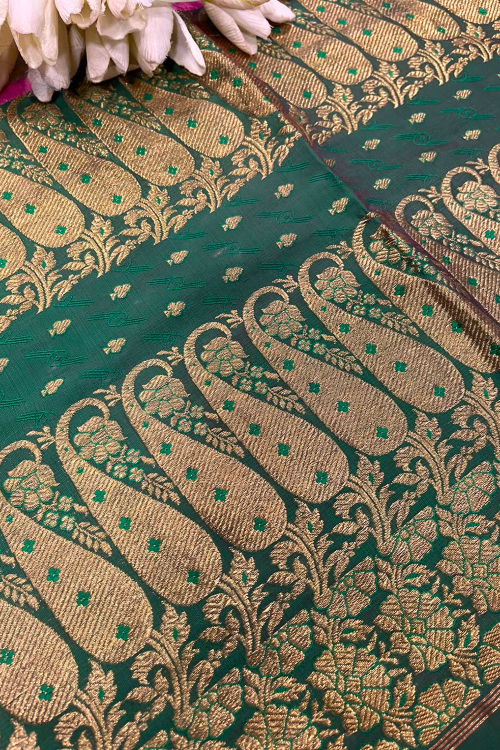 Green Banarasi Pure Silk Vintage Border Lace ( 1 Mtr )