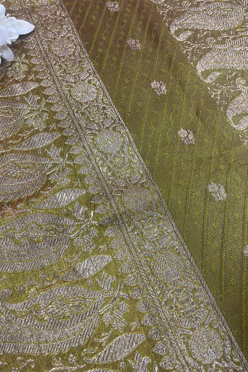 Green Banarasi Pure Silk Vintage Border Lace ( 1 Mtr )