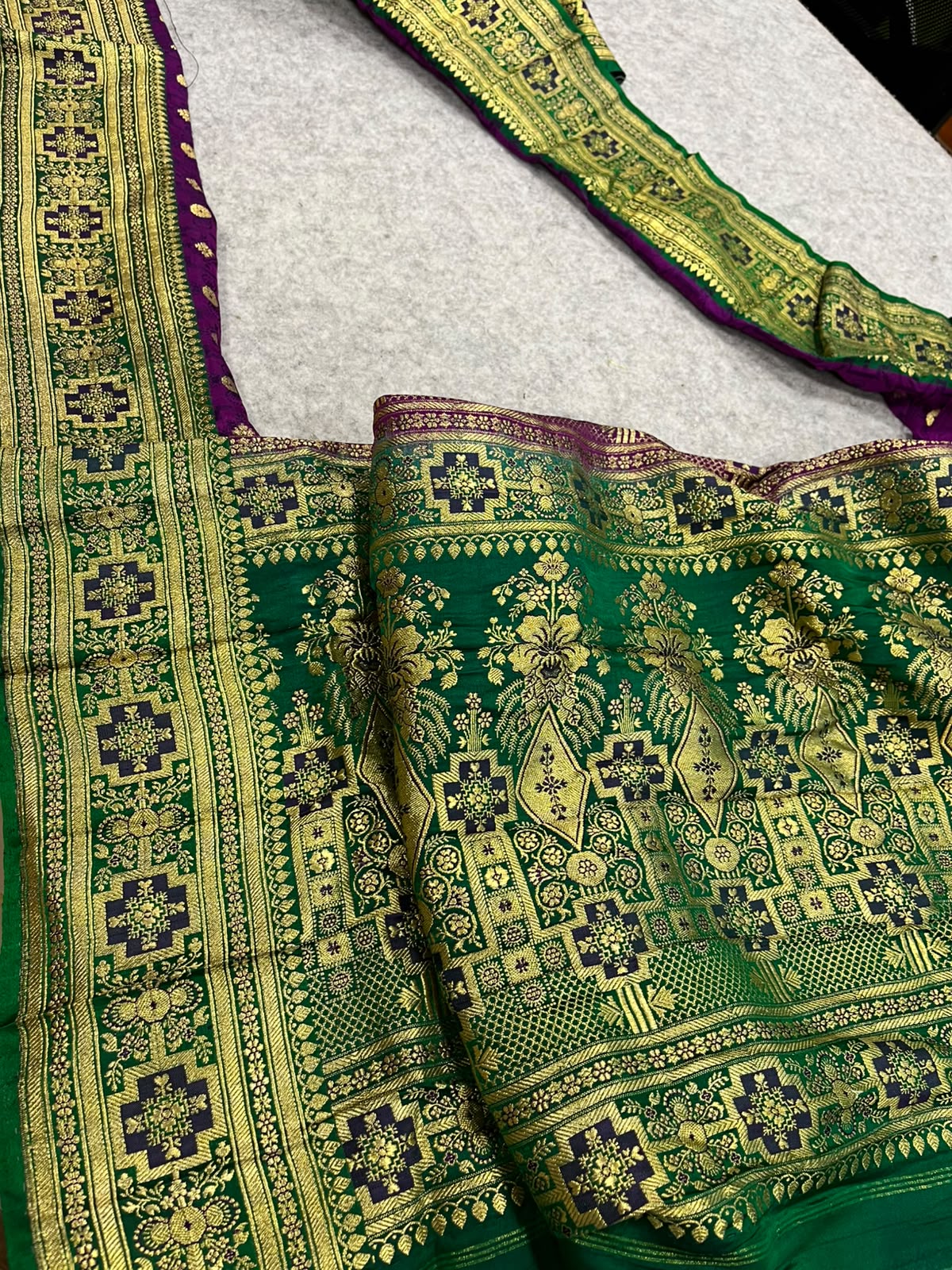 Green Banarasi Pure Silk Lace  Vintage Border With Pallu Occasion