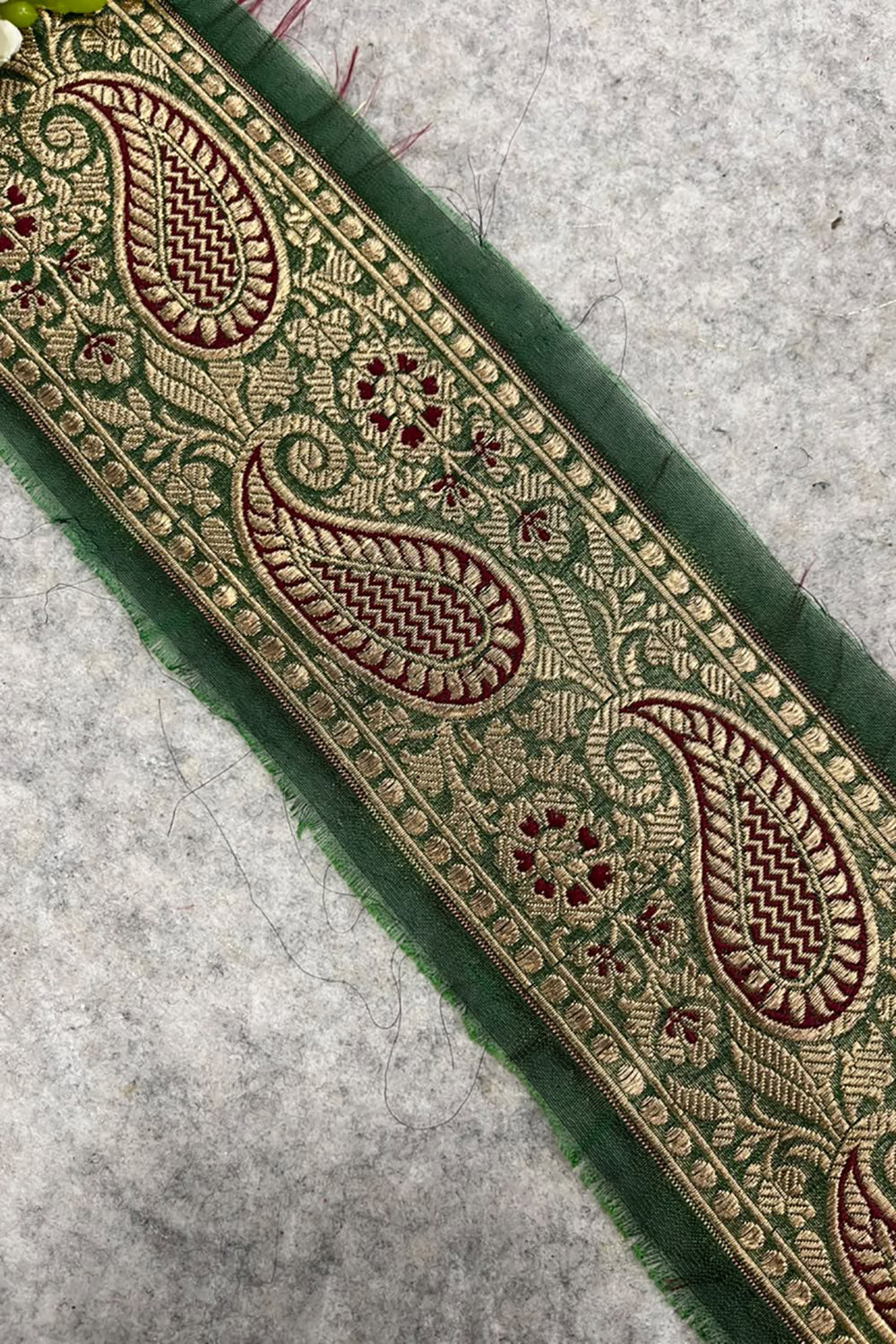 Green Banarasi Pure Silk Vintage Border Lace ( 1 Mtr )