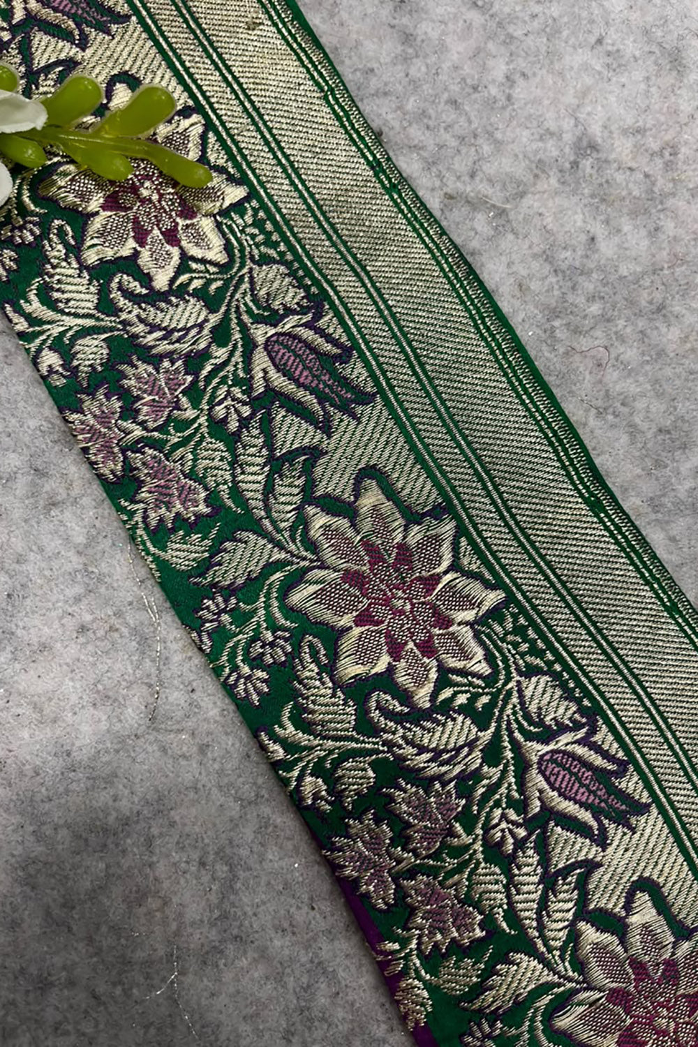 Green Banarasi Pure Silk Vintage Border Lace ( 1 Mtr )