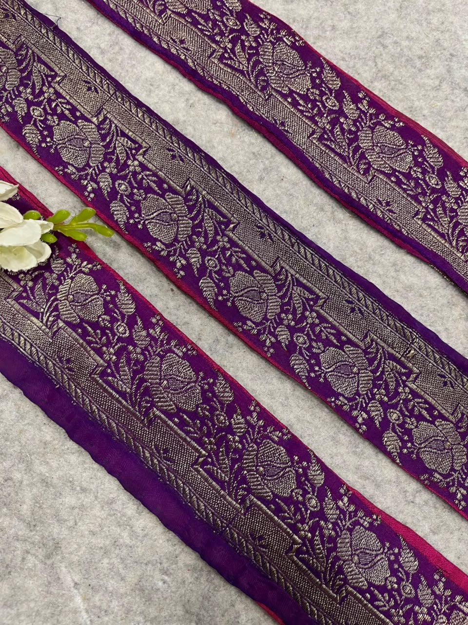IL2B126102210 Purple Banarasi Pure Silk Vintage Border Lace