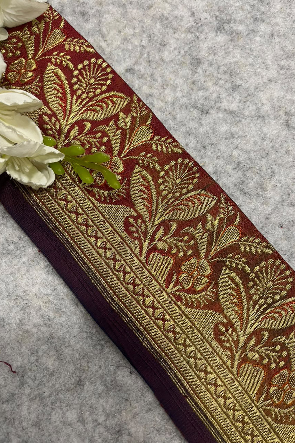 Golden Banarasi Pure Silk Vintage Border Lace ( 1 Mtr )