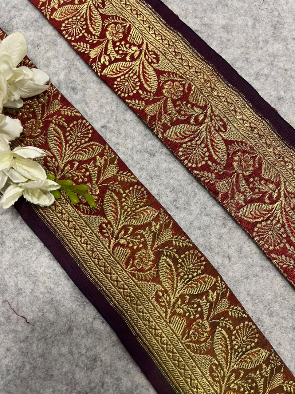 Golden Banarasi Pure Silk Vintage Border Lace ( 1 Mtr )