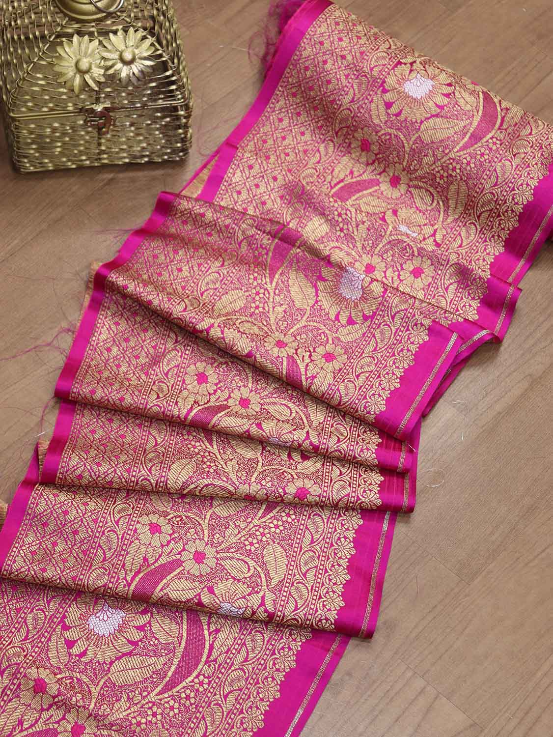 Pink Banarasi Silk Lace: Exquisite 1 Mtr Trim for Elegant Designs