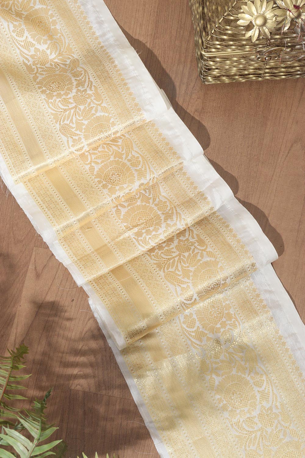 Dyeable Banarasi Silk Lace ( 1 Mtr ) - Luxurion World