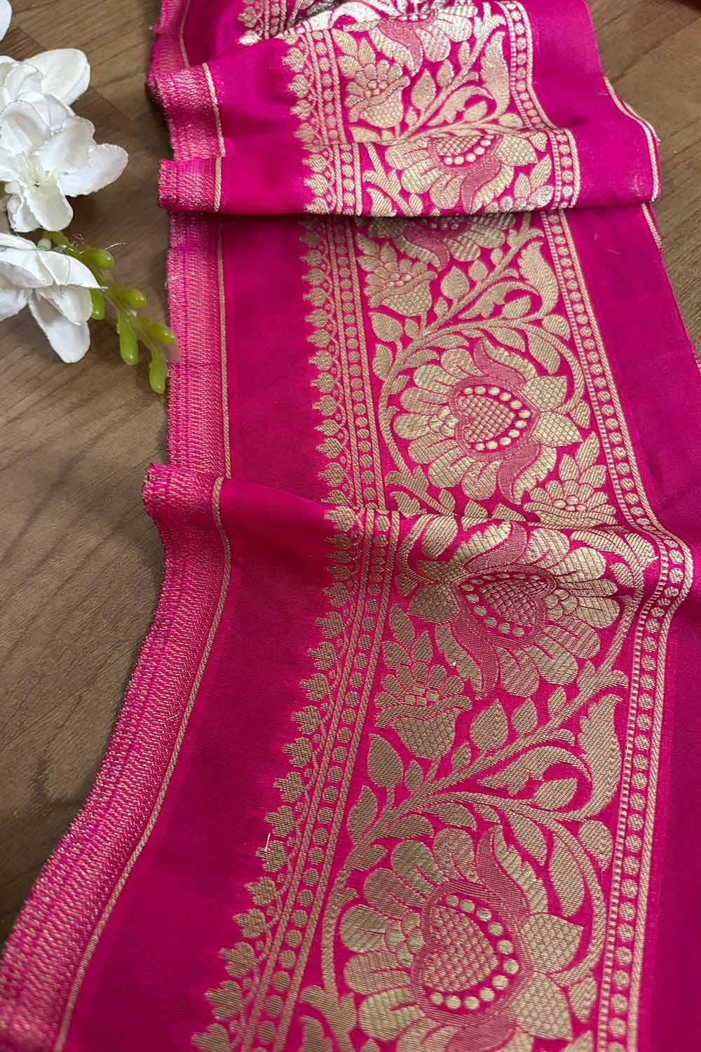 Stunning Pink Banarasi Silk Lace ( 2.5 Mtr ) - Luxurion World