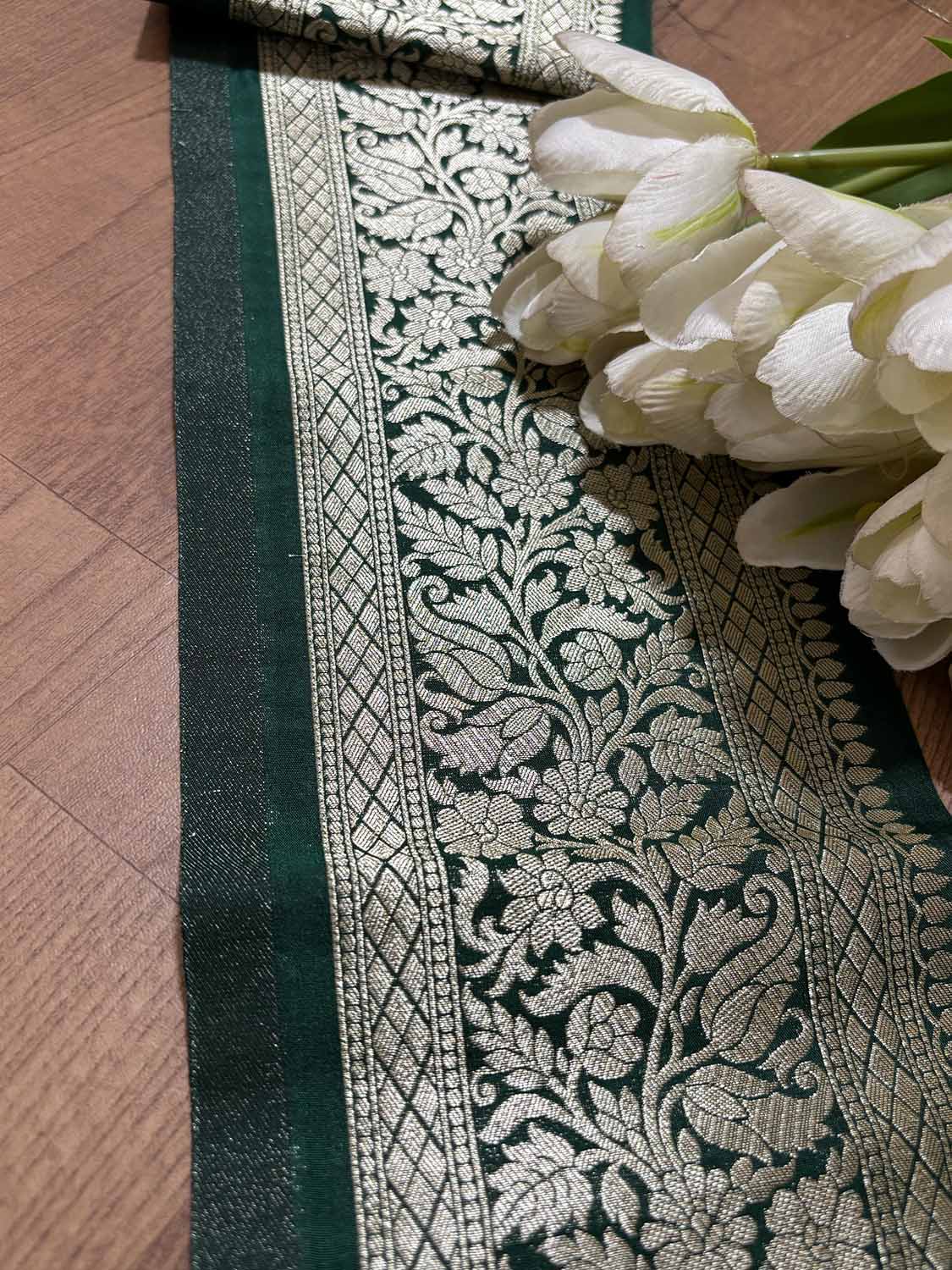 Green Banarasi Silk Lace: Elegant and Luxurious (1 Mtr) - Luxurion World