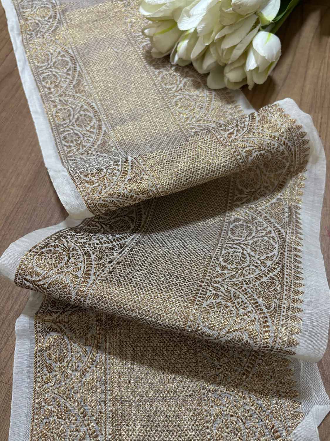 Elegant Dyeable Banarasi Antique Zari Cotton Lace ( 2.5 Mtr ) - Luxurion World