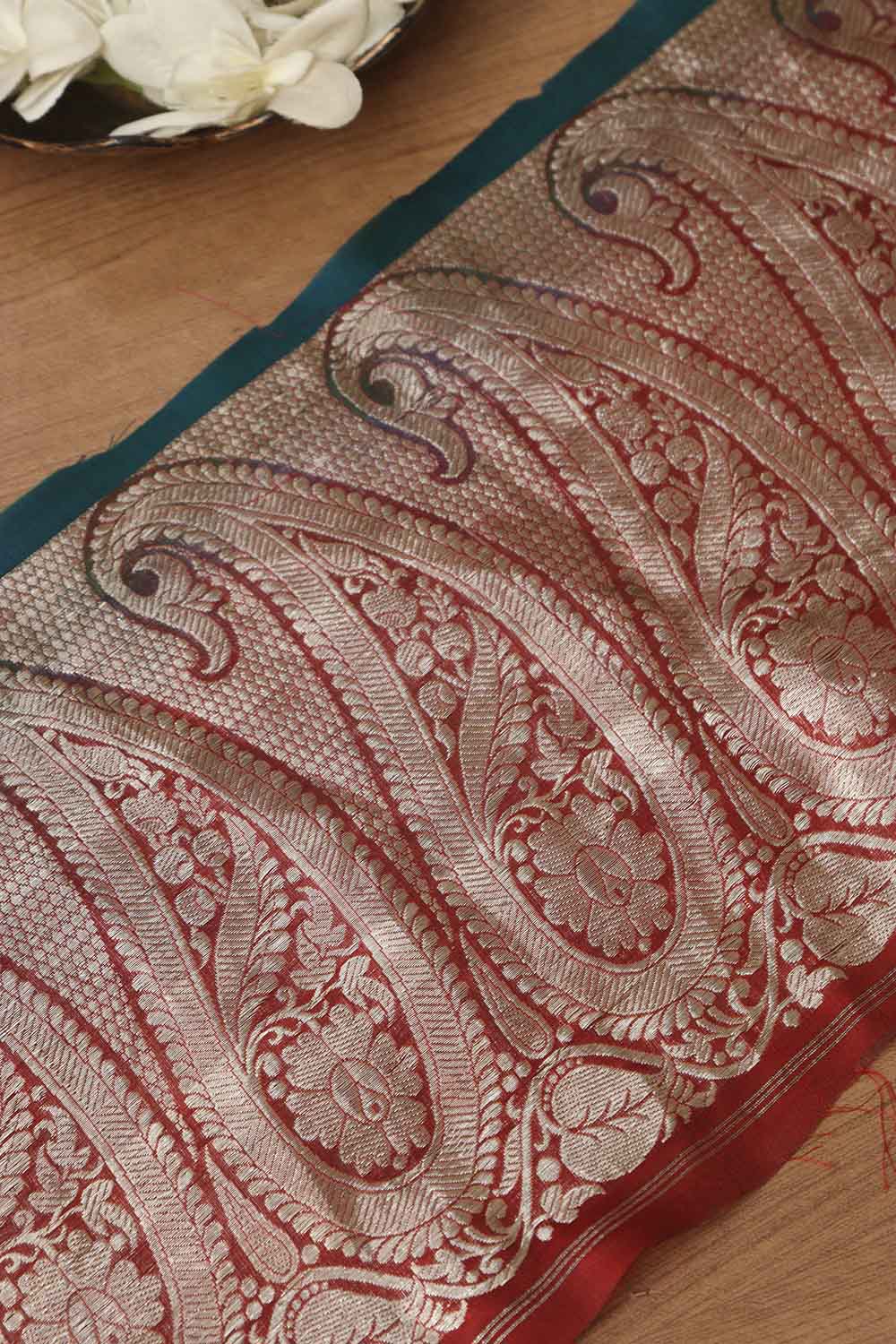 Elegant Maroon Banarasi Handloom Vintage Pure Silk Border ( 0.75 Mtr ) - Luxurion World