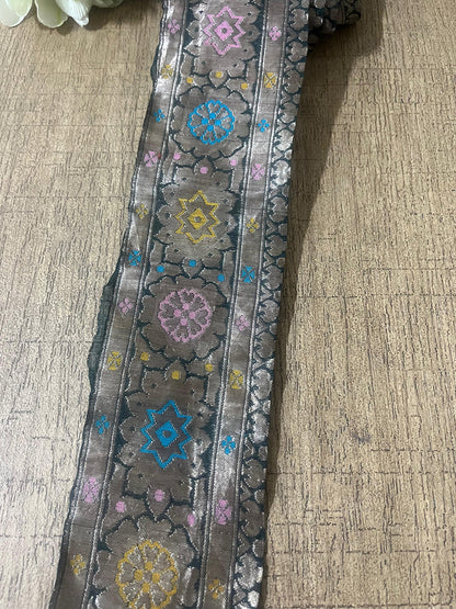 Exquisite Green Banarasi Handloom Vintage Pure Silk Border ( 2.5 Mtr ) - Luxurion World