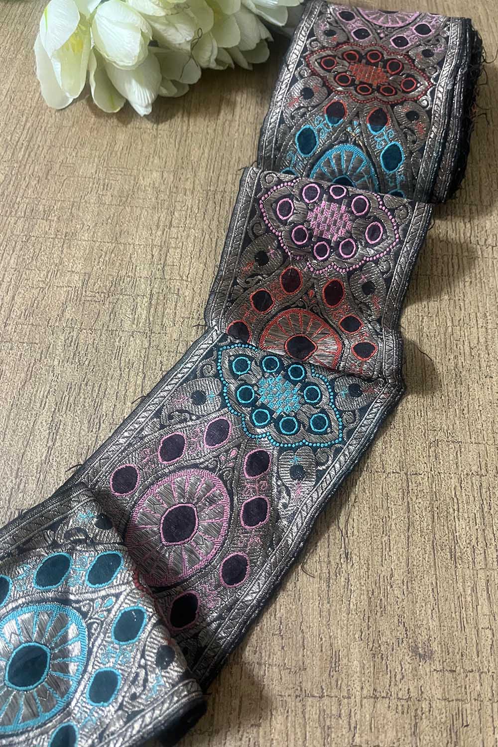 Exquisite Black Banarasi Handloom Vintage Pure Silk Border ( 1 Mtr ) - Luxurion World