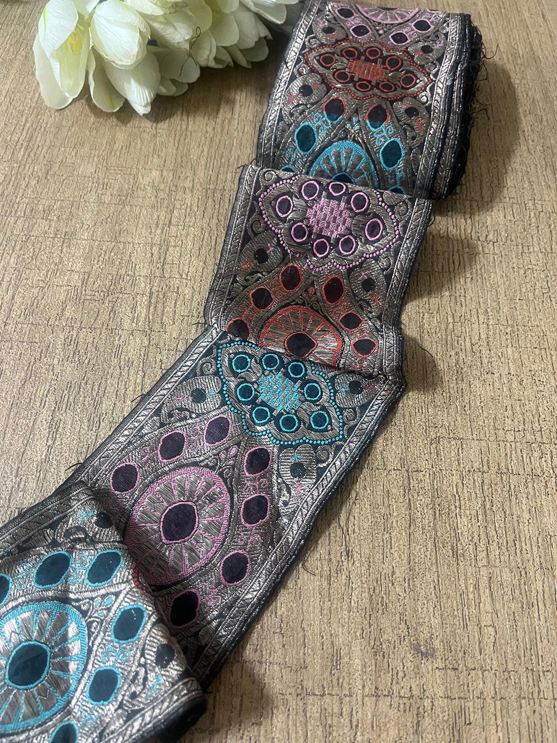 Exquisite Black Banarasi Handloom Vintage Pure Silk Border ( 1 Mtr ) - Luxurion World