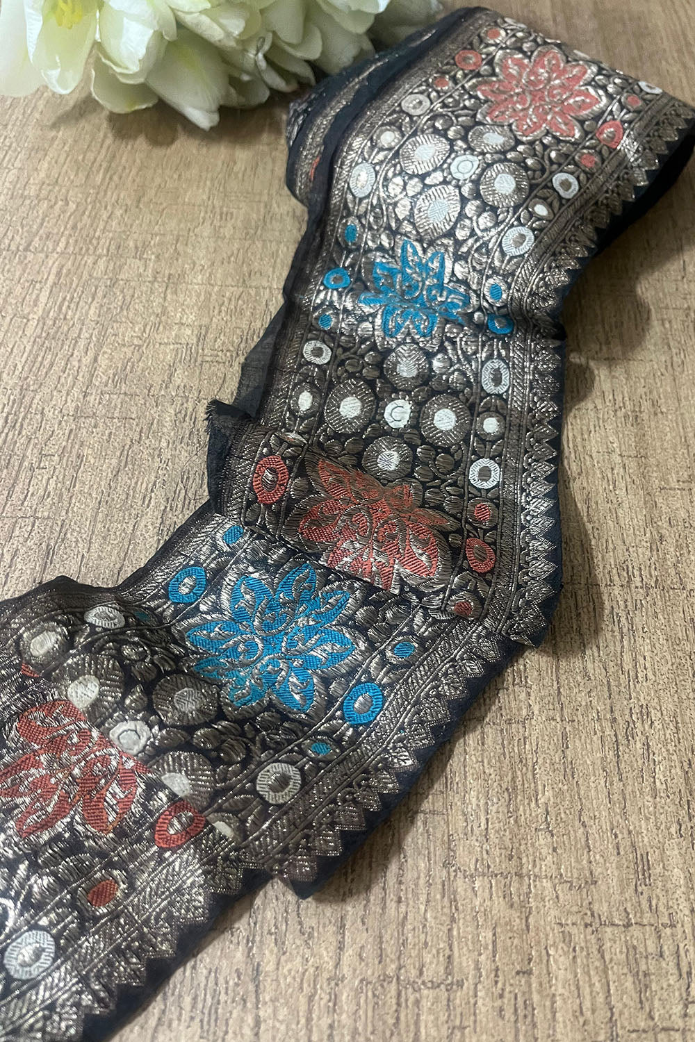 Exquisite Black Banarasi Handloom Vintage Pure Silk Border ( 1 Mtr ) - Luxurion World