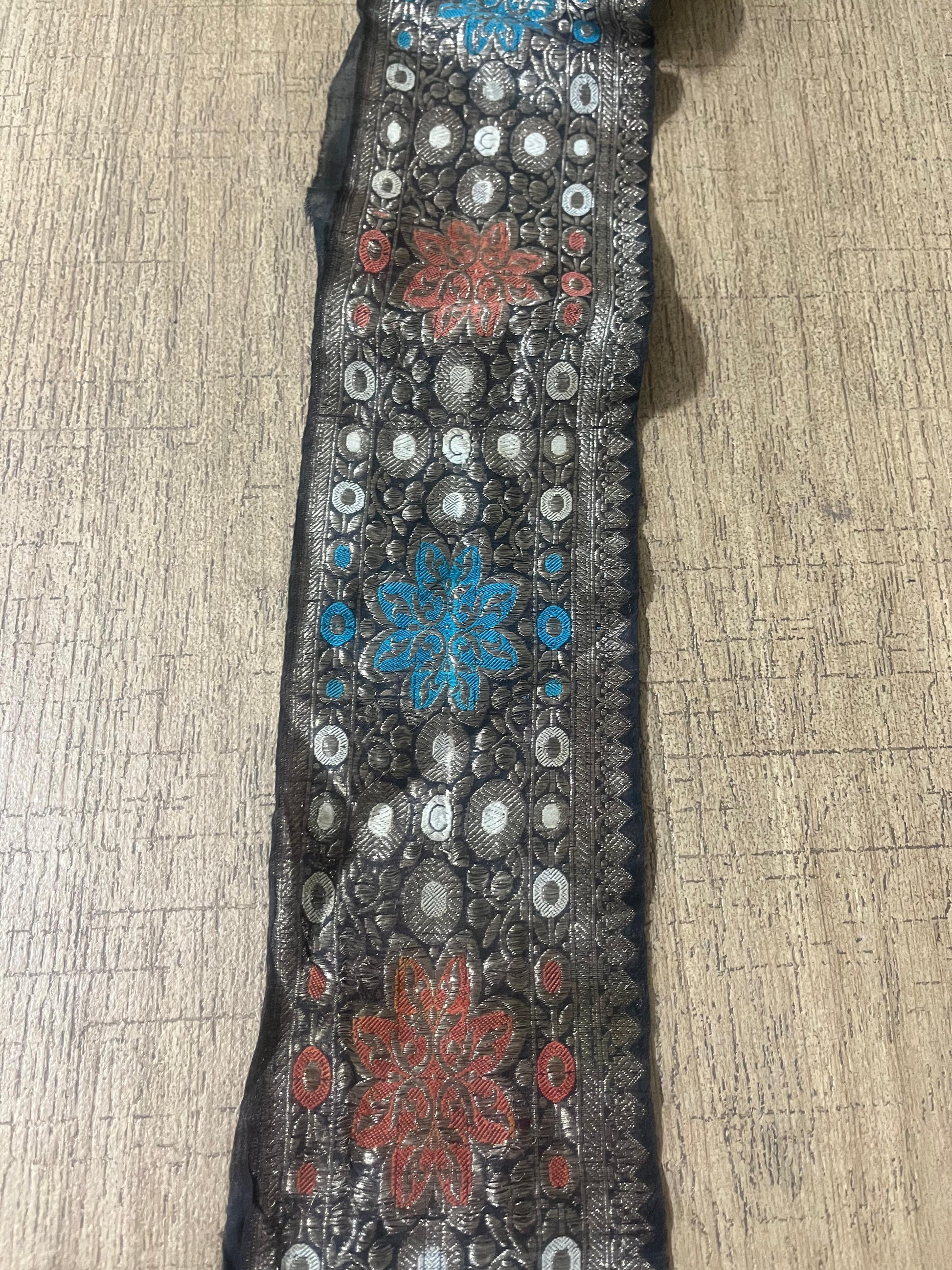 Exquisite Black Banarasi Handloom Vintage Pure Silk Border ( 1 Mtr ) - Luxurion World