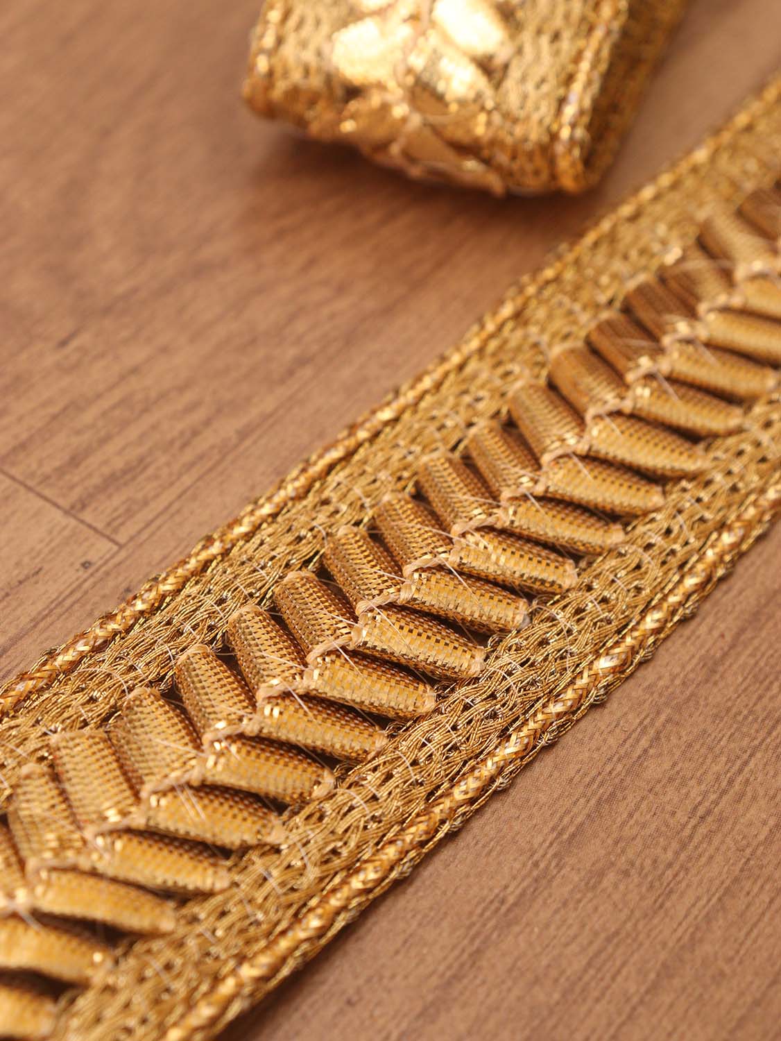 Golden Glam: 3 Meters of Trendy Lace for a Stunning Look - Luxurion World