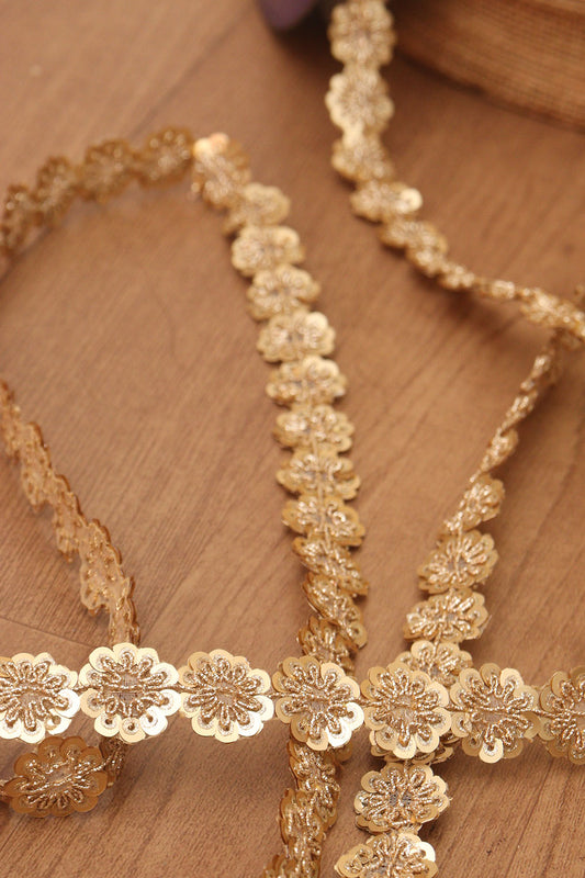 Golden Glamour: 9 Meters of Trendy Lace for a Stunning Look