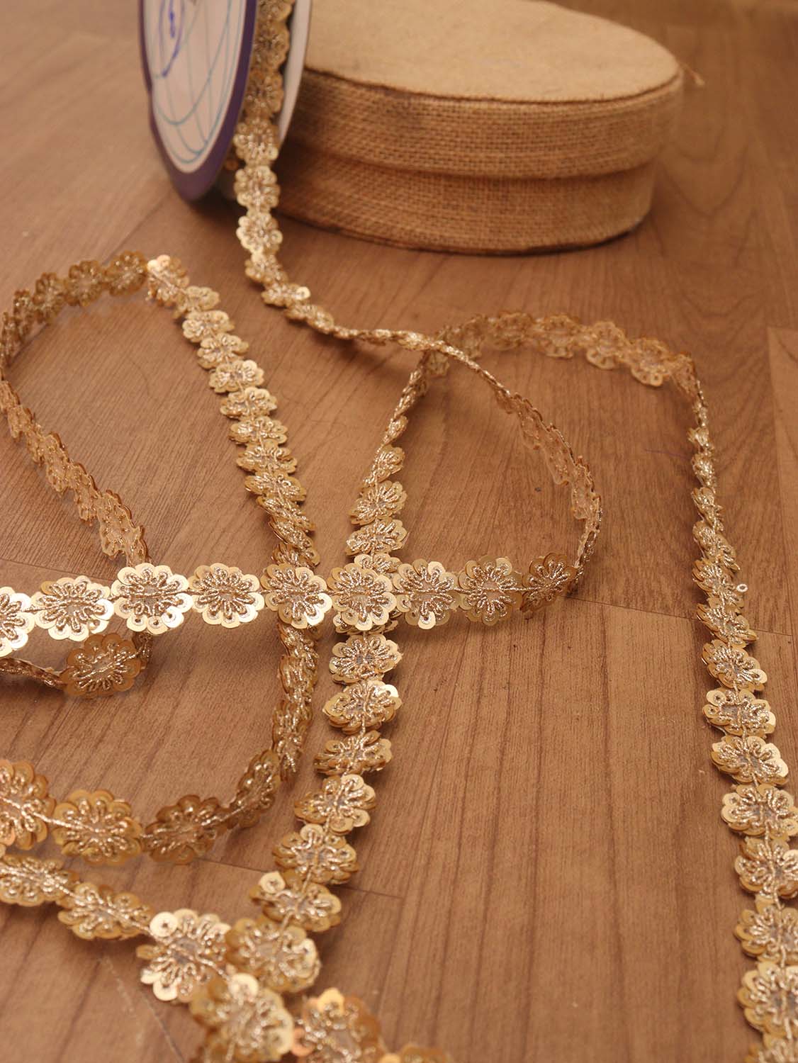 Golden Glamour: 9 Meters of Trendy Lace for a Stunning Look - Luxurion World