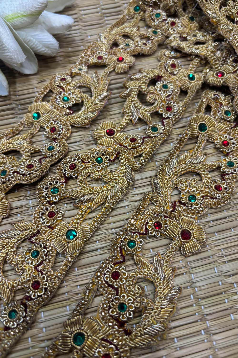 Golden Trendy Vintage Hand Work Zardozi Vintage Border ( 1 Mtr ) - Luxurion World