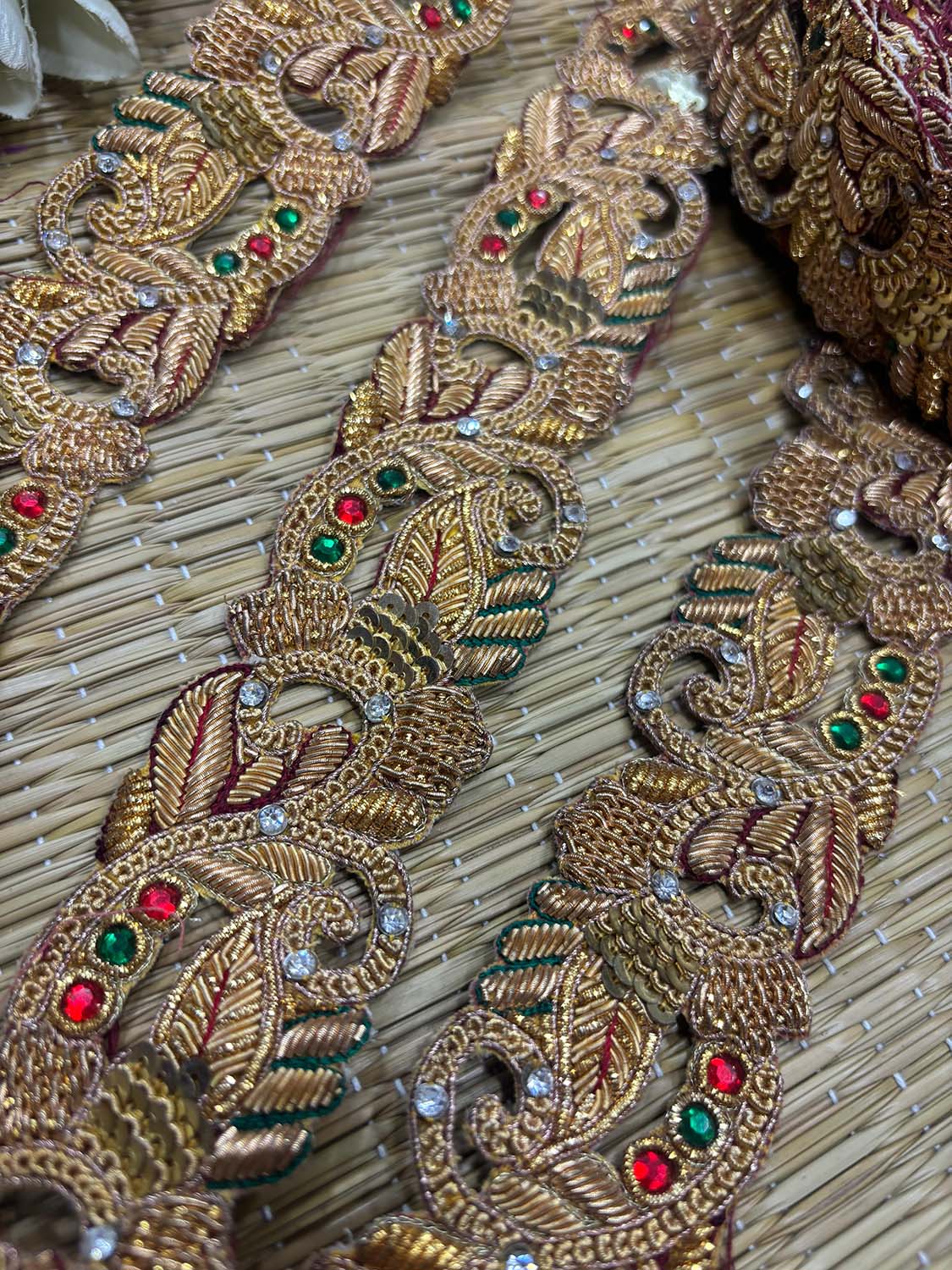 Golden Trendy Vintage Hand Work Zardozi Vintage Border ( 1 Mtr ) - Luxurion World