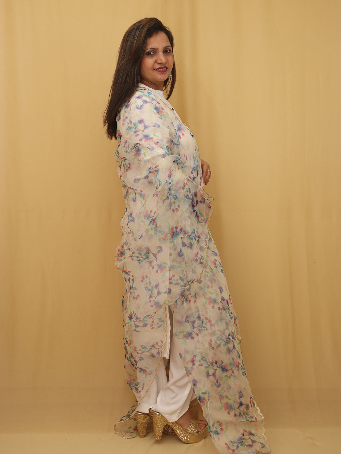 Off White Digital Printed Organza Silk Dupatta With Scalloped Border - Luxurion World