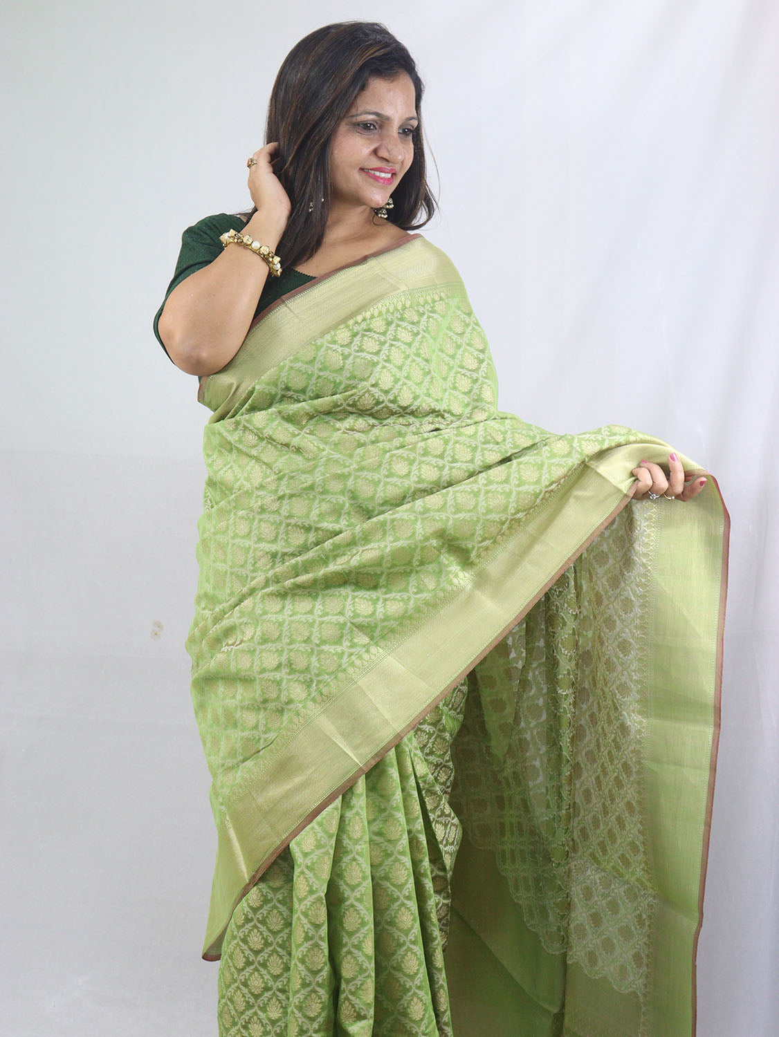 Green Banarasi Cotton Silk Saree - Elegant Ethnic Wear for Women - Luxurion World