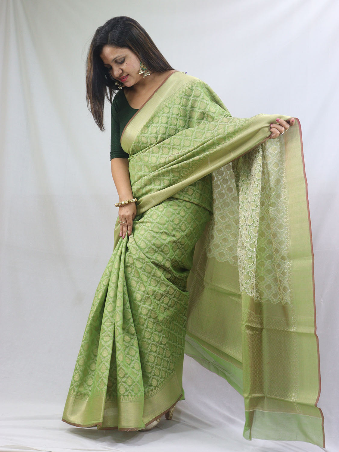 Green Banarasi Cotton Silk Saree - Elegant Ethnic Wear for Women - Luxurion World